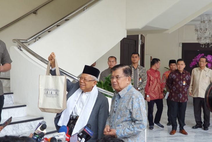 Wapres RI Jusuf Kalla dan K.H. Ma’ruf Amin di Kantor Wapres RI, Jakarta, Kamis 4 Juli 2019. (Foto: Antara/Fransiska Ninditya)