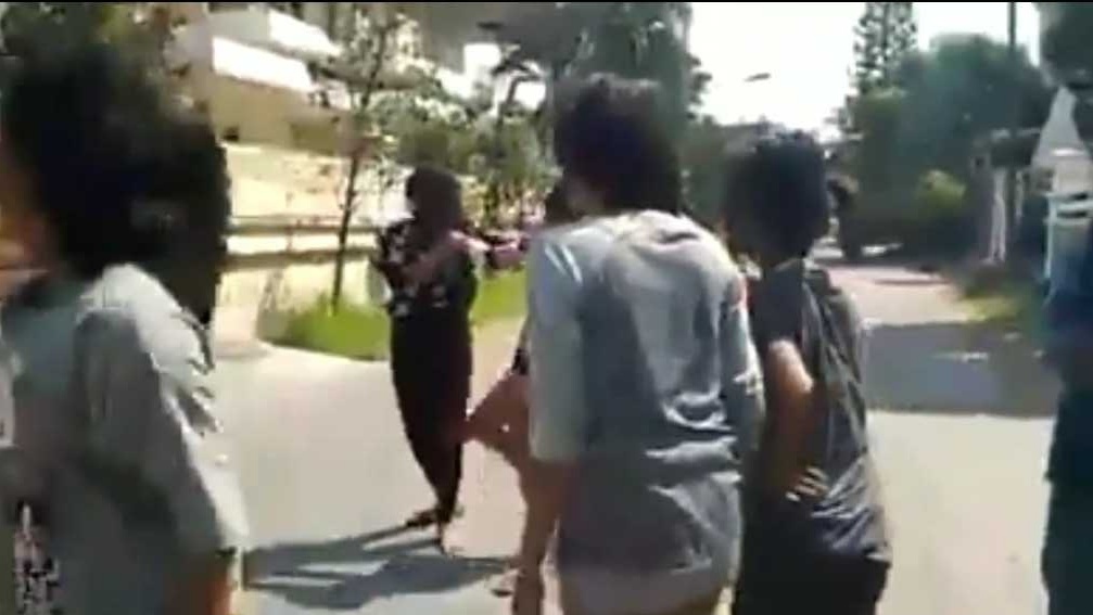 Screencapture video penganiayaan yang viral di media sosial. (Foto: Farid/ngopibareng.id)