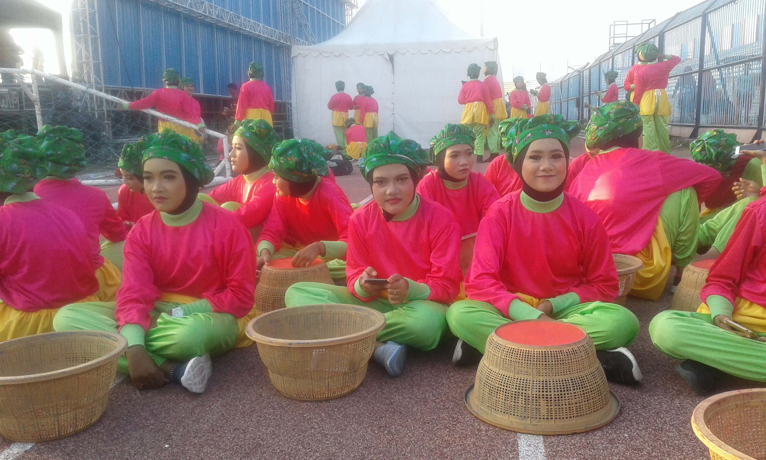 Para penari tari boran. (Foto: Nasih/ngopibareng.id)
