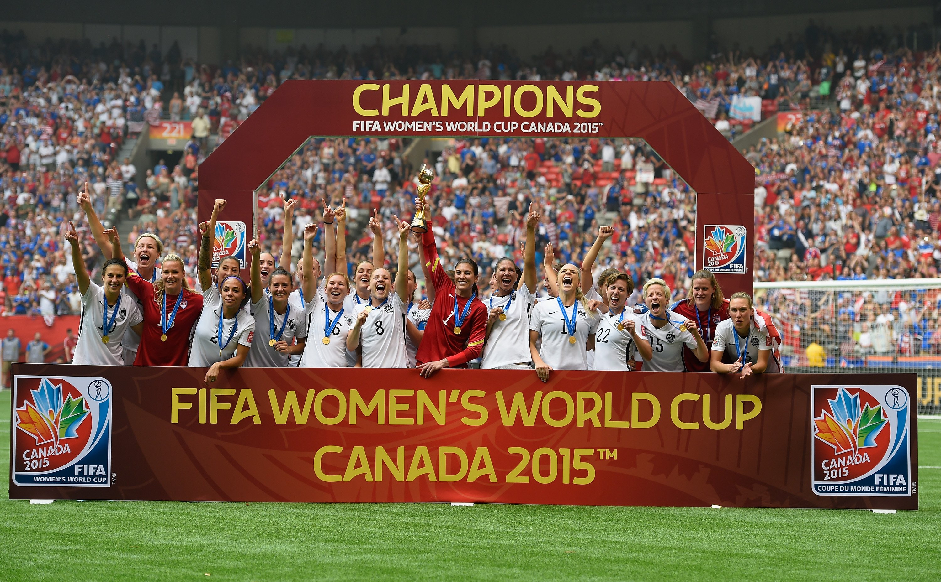 Tim AS saat seremoni juara Piala Dunia Wanita 2019. (Foto: Twitter/@FIFAWWC)