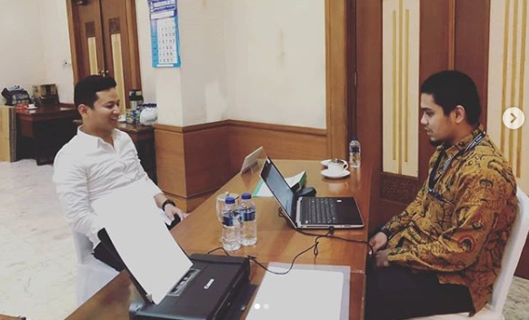 Bupati Trenggalek Mochamad Nur Arifin melaporkan LHKPN ke KPK, Rabu, 10 Juli 2019. (Foto: Instagram @bupatinggalek)