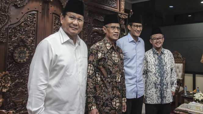Ketua Umum Pimpinan Pusat Muhammadiyah, Haedar Nashir saat bersama Prabowo Subianto dan Sandiaga Uno, didampingi Sekum PP Muhammadiyah Abdul Mu'ti. (Foto: dok/ngopibareng.id)