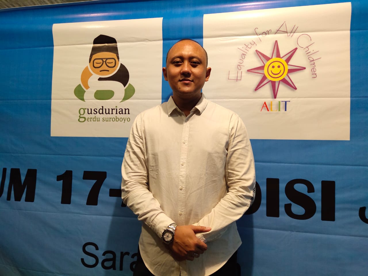 Dhimas saat hadir sebagai pembicara di acara Gusdurian Surabaya. (Foto: Alief/ngopibareng.id)