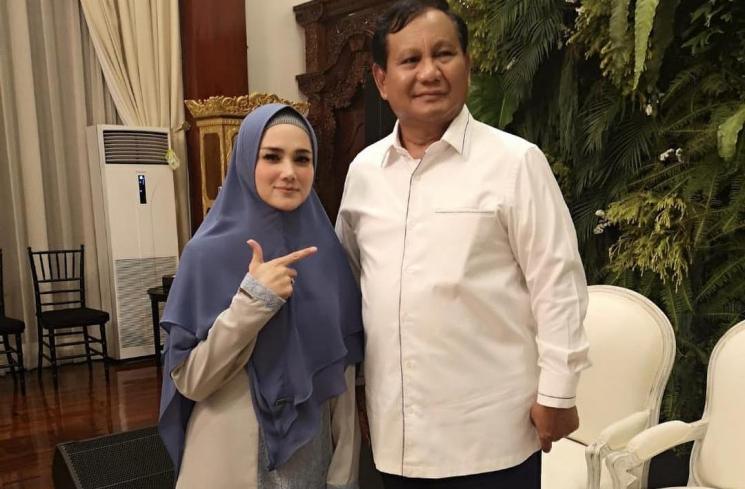 Mulan Jameela dan Ketua Umum Partai Gerindra Prabowo Subianto. (Foto: Instagram Mulan Jameela)