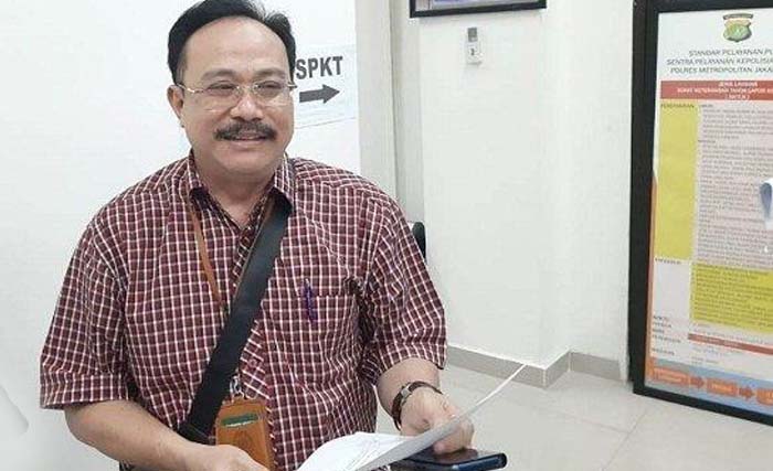 Hakim Sunarso, yang disabet ikat pinggang oleh pengacara Tomy Winata, usai melaporkan kasusnya ke Polres Metro Jakarta Pusat. (Foto:WartaKota)