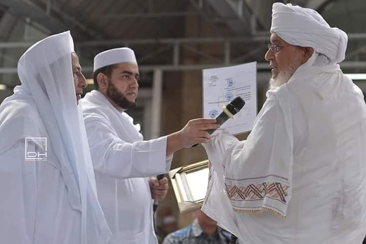 Syaikh Muhammad Ash Shuhumi Al Idrisi bersama Habib Luthfi bin Yahya, di Pekalongan. (Foto: jatman/ngopibareng.id)