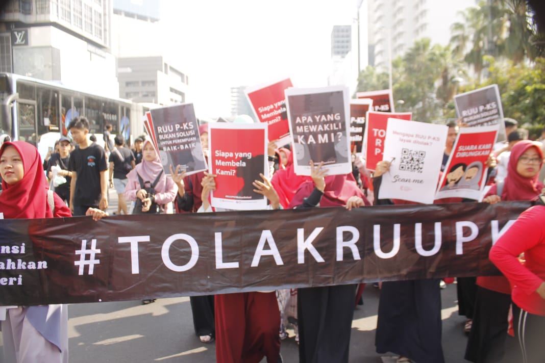 Aksi damai menolak RUU PKS di CFD  di Bundara Hotel Indonesia Jakarta . Minggu 21Juli 2019. (Foto: Asmanu/ngopibareng.id)