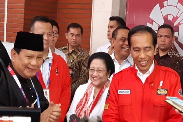Ilustrasi pertemuan tiga tokoh (dari kiri depan) Prabowo Subianto, Megawati Soekarno Putri dan Joko Widodo. (Foto: Dok/Antara)