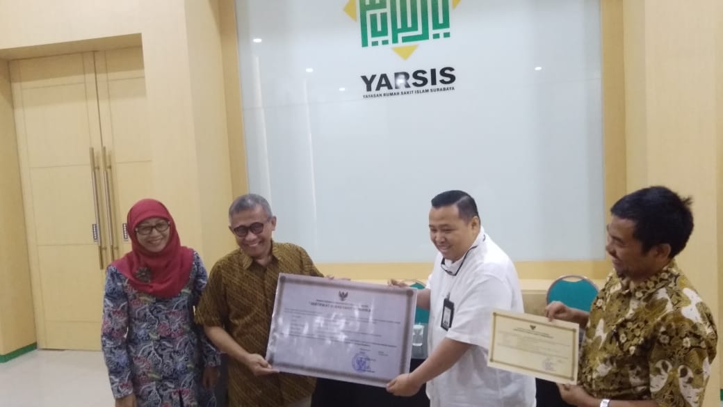 Prof Dr Ir Achmad Jazidie M.Eng saat mendampingi Yayasan Rumah Sakit Islam menerima SK dari mentri kesehatan sebagai RS Pendidikan, Selasa, 23 Juli 2019. (Foto: istimewa) 