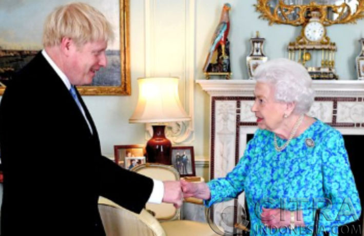 Pertemuan Boris Johnson dengan Ratu Inggris, Elizabeth II pada Rabu, 25 Juli 2019. (Foto: BBC News)