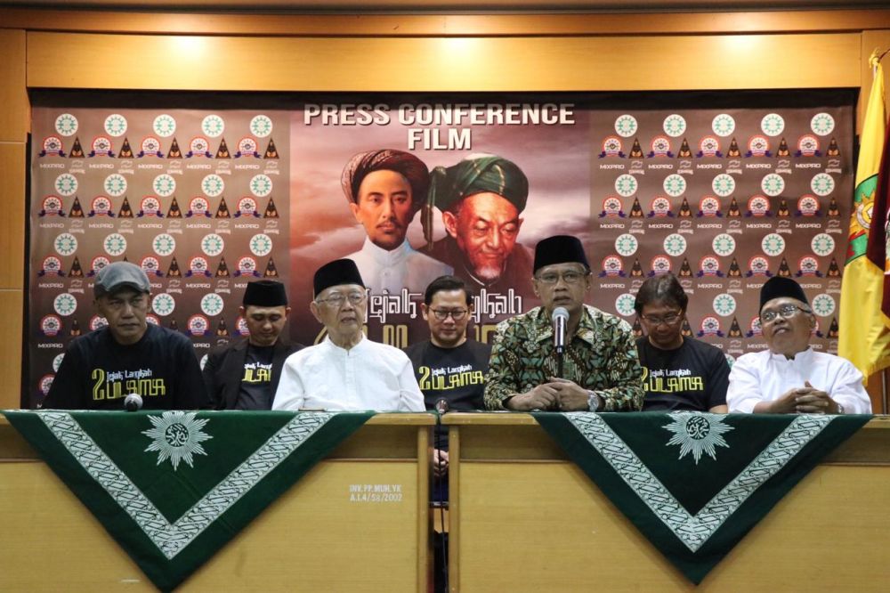 Pengasuh Pesantren Tebuireng KH Salahuddin Wahid bersama Haedar Nashir, Ketua PP Muhammadiyah. (Foto: md/ngopibareng.id)