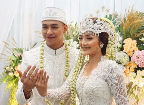Akad nikah pedangdut Siti Badriah dan Krisjiana Baharudin, Kamis 25 Juli 2019. (Foto: Nagaswara.co.id)