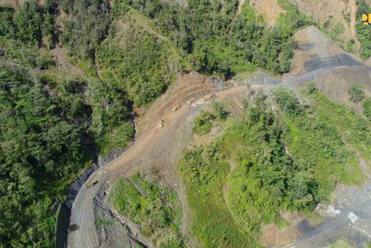 Pembangunan jalan perbatasan Indonesia–Papua Nugini dari Merauke hingga Jayapura di Provinsi Papua sepanjang 1.098 kilometer. (Dokumentasi Kementerian PUPR)