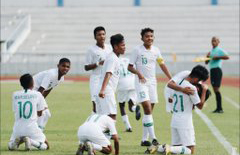 Para pemain Timnas saat merayakan gol Muhammad Valeron. (Foto: Twitter/@PSSI)
