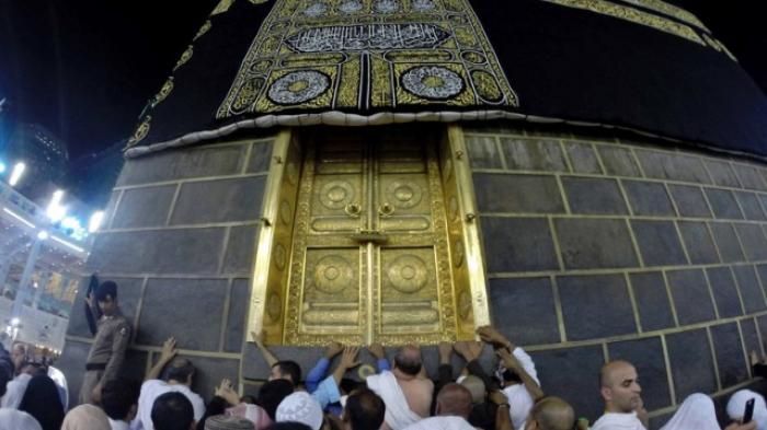 Pintu Ka'bah Baitullah di Makkah. (Foto: ist/ngopibareng.id)