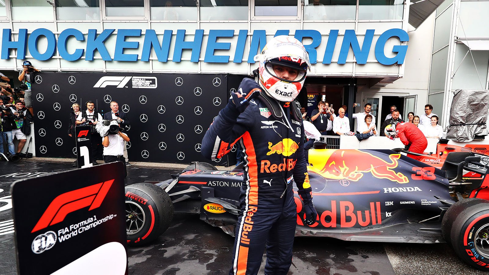 Max Verstappen menangi balapan F1 GP Jerman dalam kondisi cuaca tak menentu. (Foto: Twitter/@redbullracing) 
