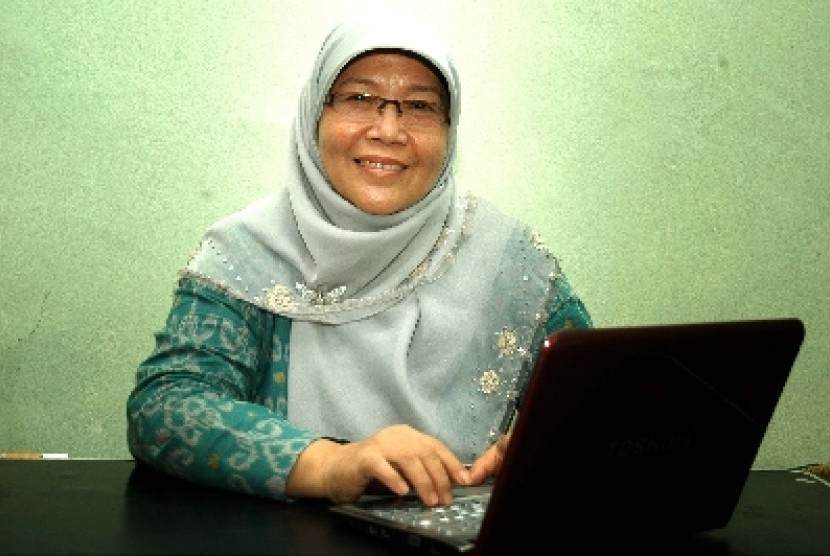 Ustadzah Faizah Ali, dosen Institut Ilmu Al-Quran (IIQ) Jakarta. (Foto: ist/ngopibareng.id)