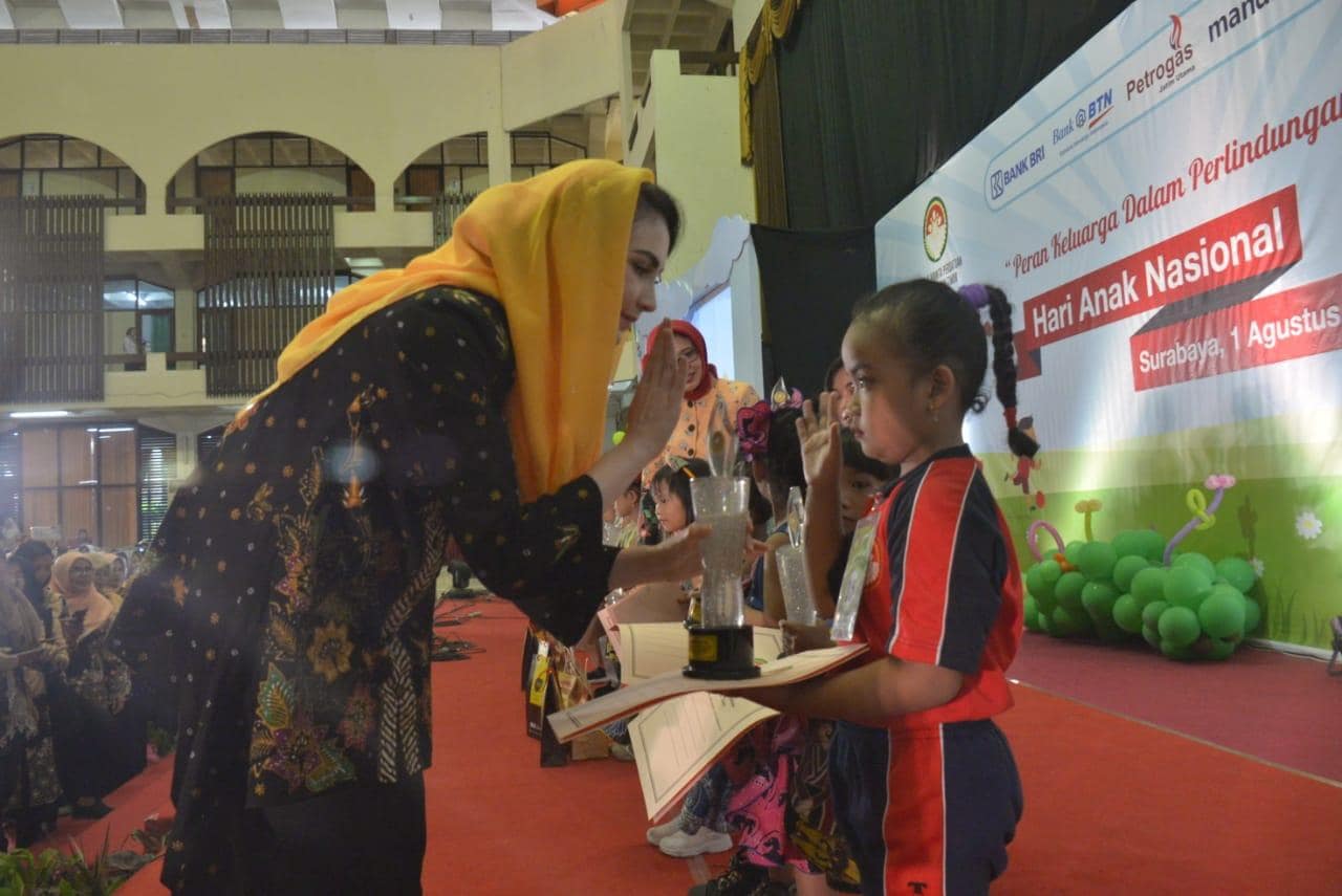Arumi Bachsin saat memperingati Hari Anak Nasional di Surabaya. (Foto: Faiq/ngopibareng.id)