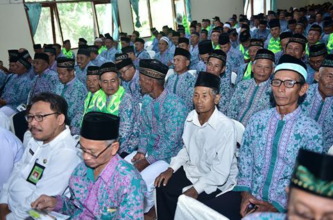 Para calon jemaah haji asal Lamongan. (Foto:Nasih/ngopibareng.id)