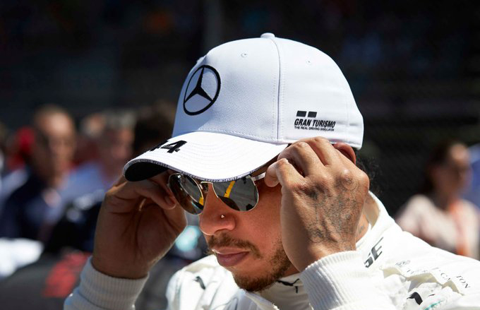 Lewis Hamilton siap buktikan siapa yang terbaik jika Max Verstappen gabung Mercedes. (Foto: Twitter/@LewisHamilton)
