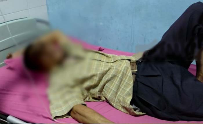 Bunyamin, pengemudi Grab, dirawat di  RSU Imelda, Medan, Selasa. (Foto:Antara)