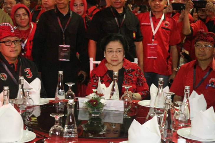 Megawati Soekarnoputri (Tengah). (Foto: Dok/Antara)