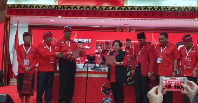 Megawati Soekarnoputri diambil sumpah jabatan sebagai Ketua Umum PDIP periode 2019-2024. (Foto: Instagram Pramono Anung)