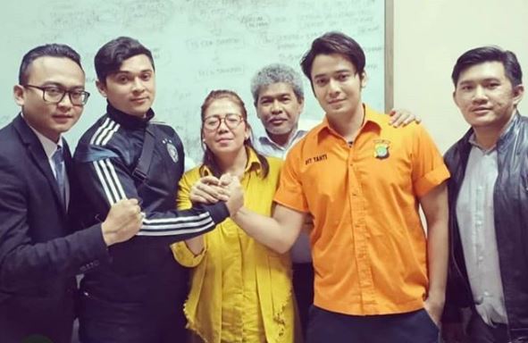 Kriss Hatta sudah berdamai dengan Anthony Hillenaar, tapi ia masih ditahan di Polda Metro Jaya. (Foto: Instagram)