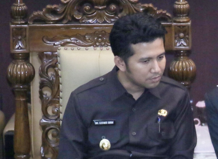 Wakil Gubernur Jawa Timur Emil Dardak saat menghadiri sidang paripurna di DPRD Jatim. (Foto: Faiq/ngopibareng.id)