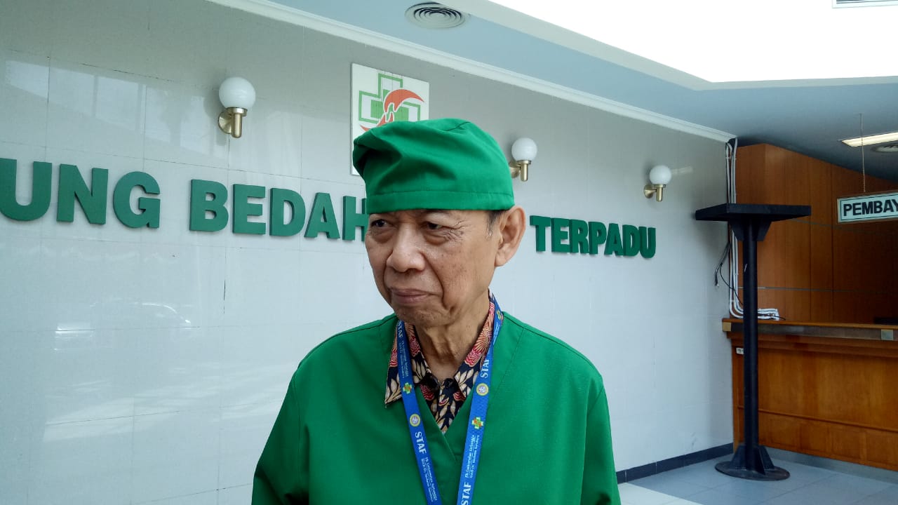 Dokter Agus Harianto, SpA (K) Ketua Tim Pusat Pelayanan Kembar Siam Terpadu RSUD Dr. Soetomo,  (Foto: Pita/ngopibareng)