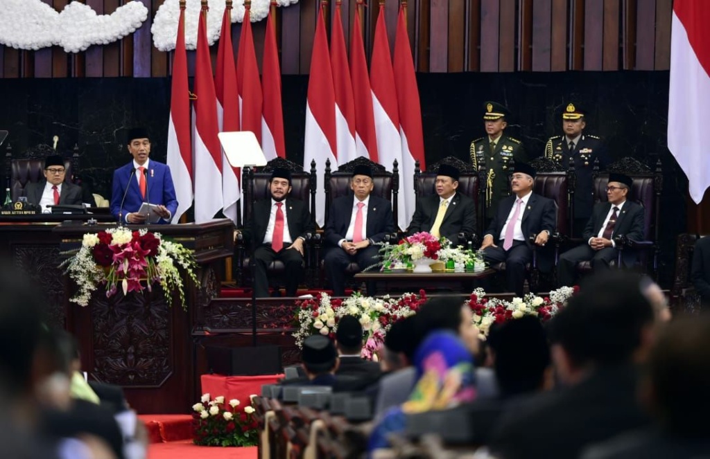 Presiden Joko Widodo menyampaikan pidato kenegaraan di depan sidang paripurna MPR RI  16 Agustus 2019. (Foto: BPMI Setpres).