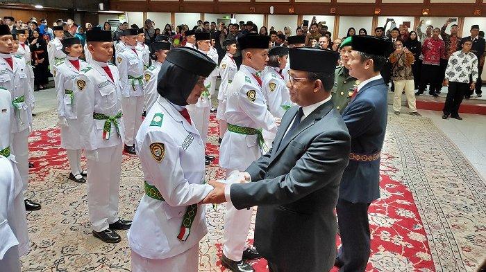Gubernur DKI Jakarta Anies Baswedan saat pengukuhan Paskibraka Tingkat DKI Jakarta.