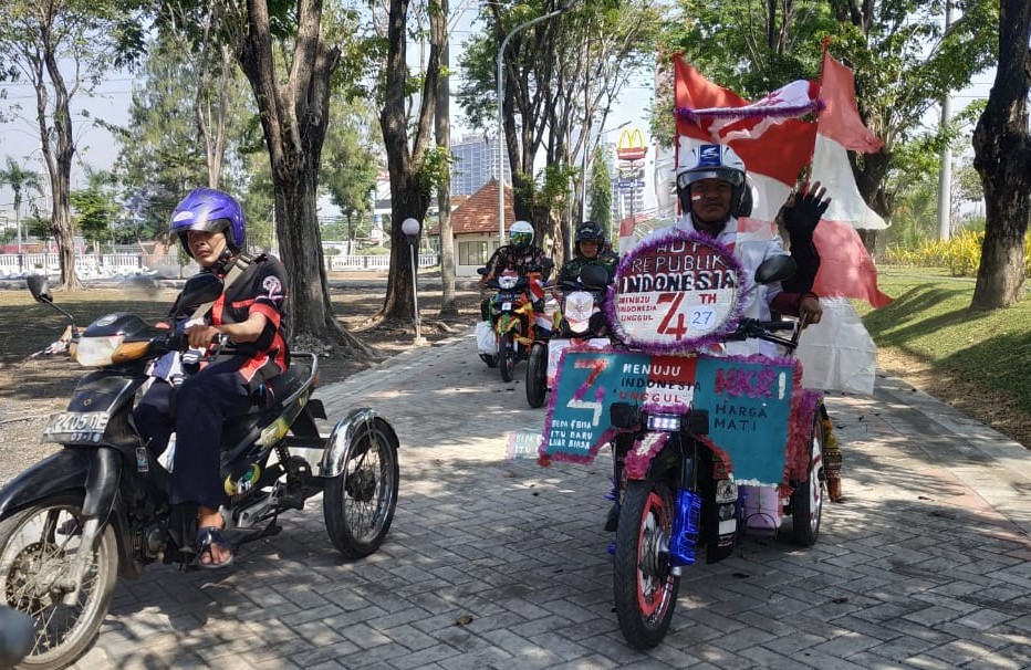 Para anggota DMI Surabaya,  saat berangkat konvoi menuju Taman Makan Pahlawan Surabaya (Foto: istimewa) 
