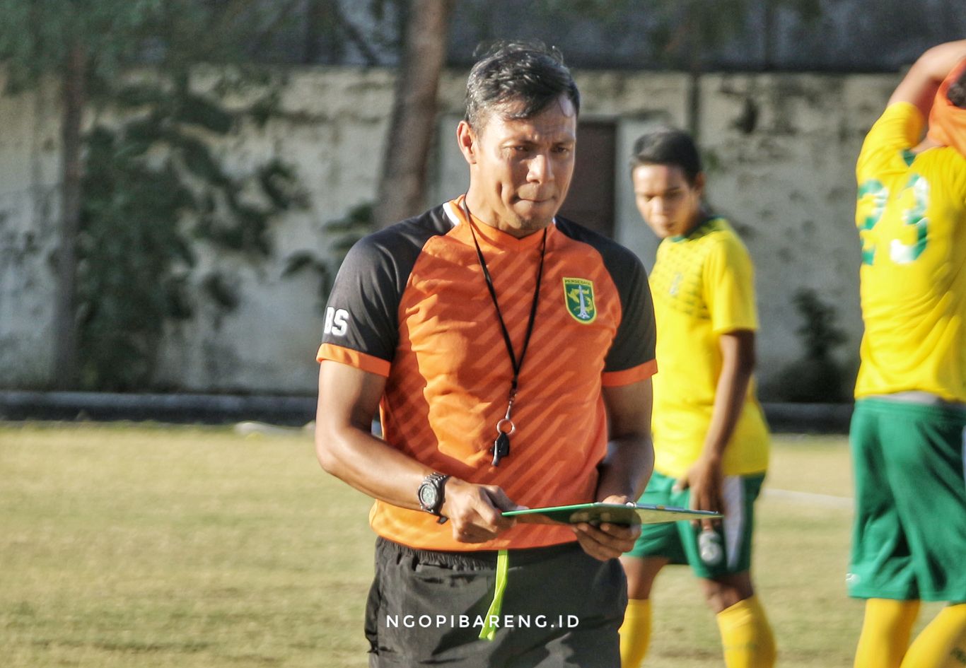 Pelatih caretaker Persebaya, Bejo Sugiantoro. (Foto: Haris/ngopibareng.id)