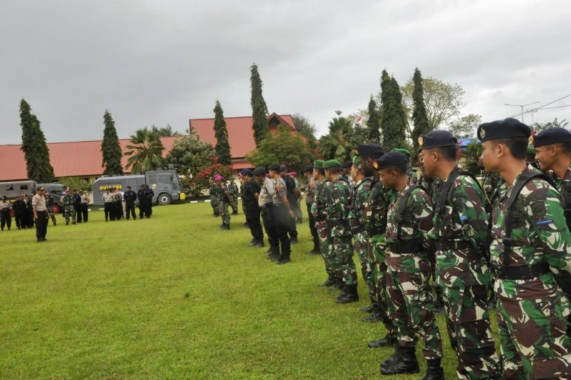Gelar pasukan di Kabupaten Merauke, Papua dalam rangka cipta kondisi yang dipimpin oleh Kapolres Merauke AKBP Bahara Marpaung. (Dokumen Humas Polres Merauke)