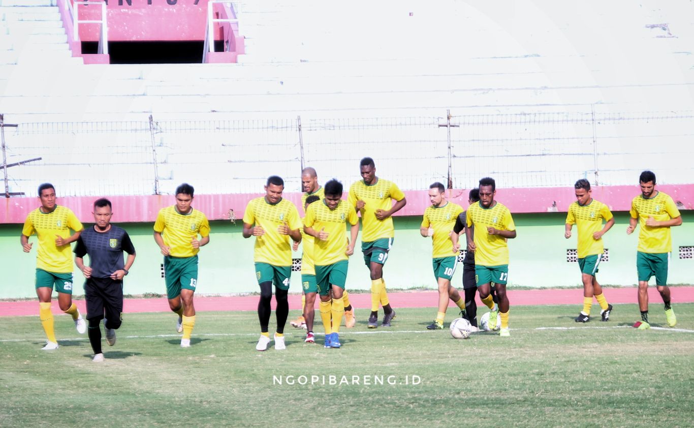 Skuat Persebaya saat latihan di Stadion Gelora Delta, Sidoarjo, Kamis 22 Agustus 2019. (Foto: Haris/ngopibareng.id)