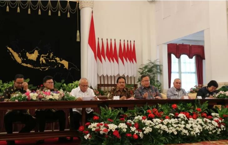 Menteri Perencanaan dan Pembangunan Nasional/Kepala Bappenas Bambang PS Brodjonegoro menyampaikan pernyataan mengenai ibu kota baru di Istana Negara Jakarta, Senin 26 Agustus.  (Foto: Antara/Desca Lidya Natalia)