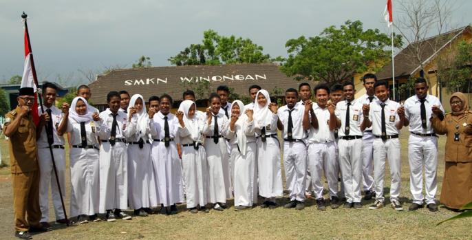 Para pelajar kelas XI SMKN Winongan yang terdapat  siswa berasal dari Papua. (Foto: Dok. Humas)