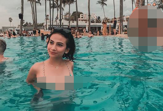 Vanessa Angel pamer foto berenang dan video pakai bikini. (Foto: Instagram Vanessa Angel)
