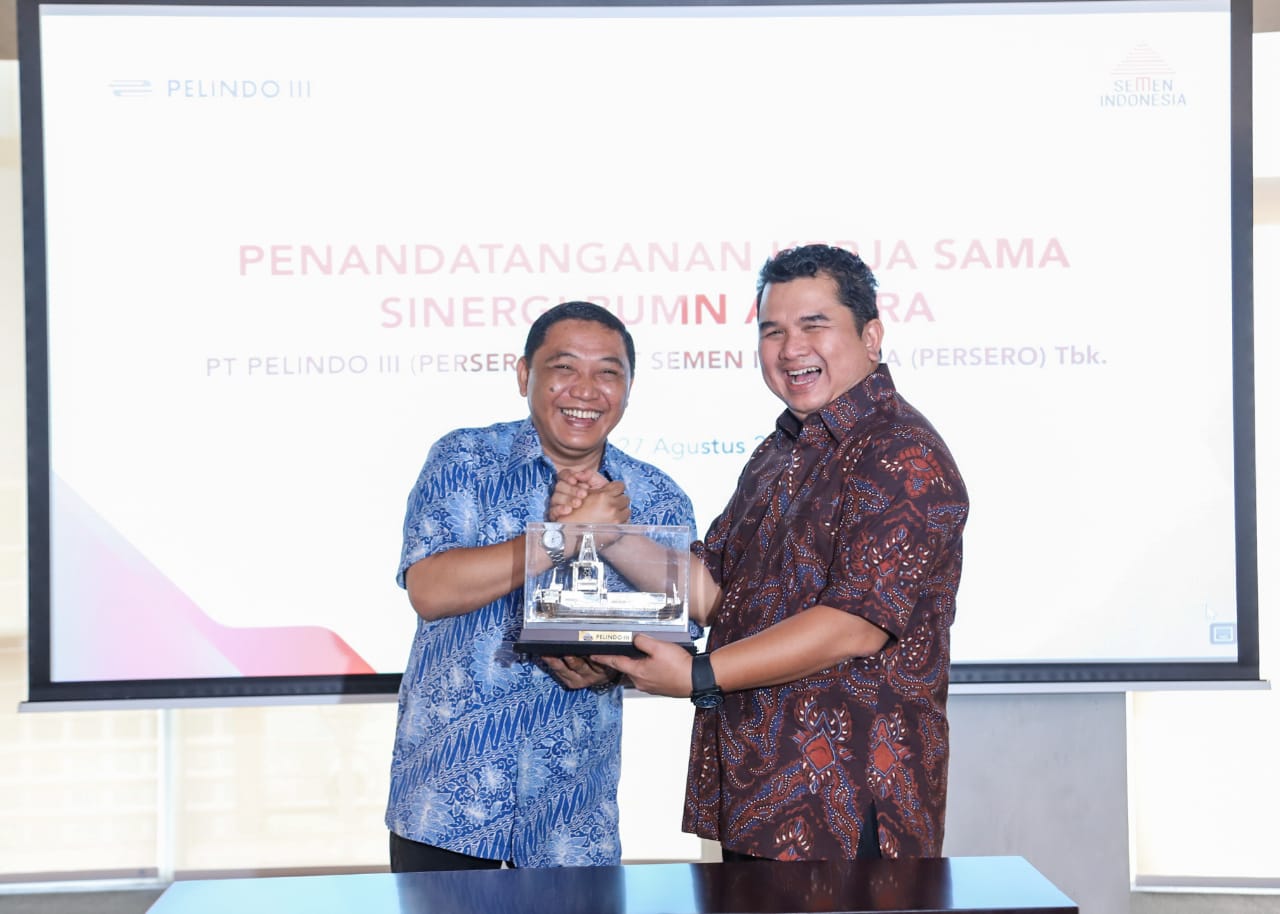 Kerjasama PT Pelindo III dan PT Semen Indonesia. (Foto: Pelindo III)