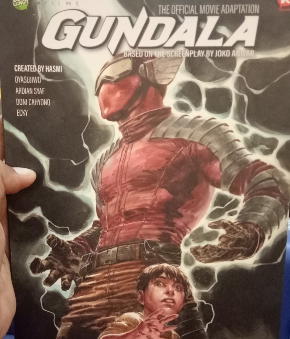 Gundala, The Official Movie Adaptation Komik yang melengkapi film Gundala. (Foto: Pita/ngopibareng.id)
