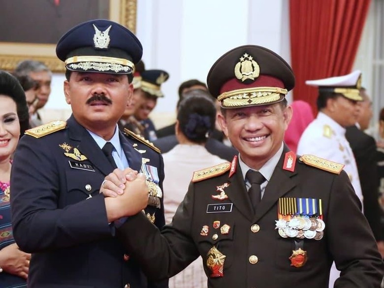 Panglima TNI Marsekal Hadi Tjahjanto dan Kapolri Jenderal Tito Karnavian. (Foto: Dok. Puspen TNI)
