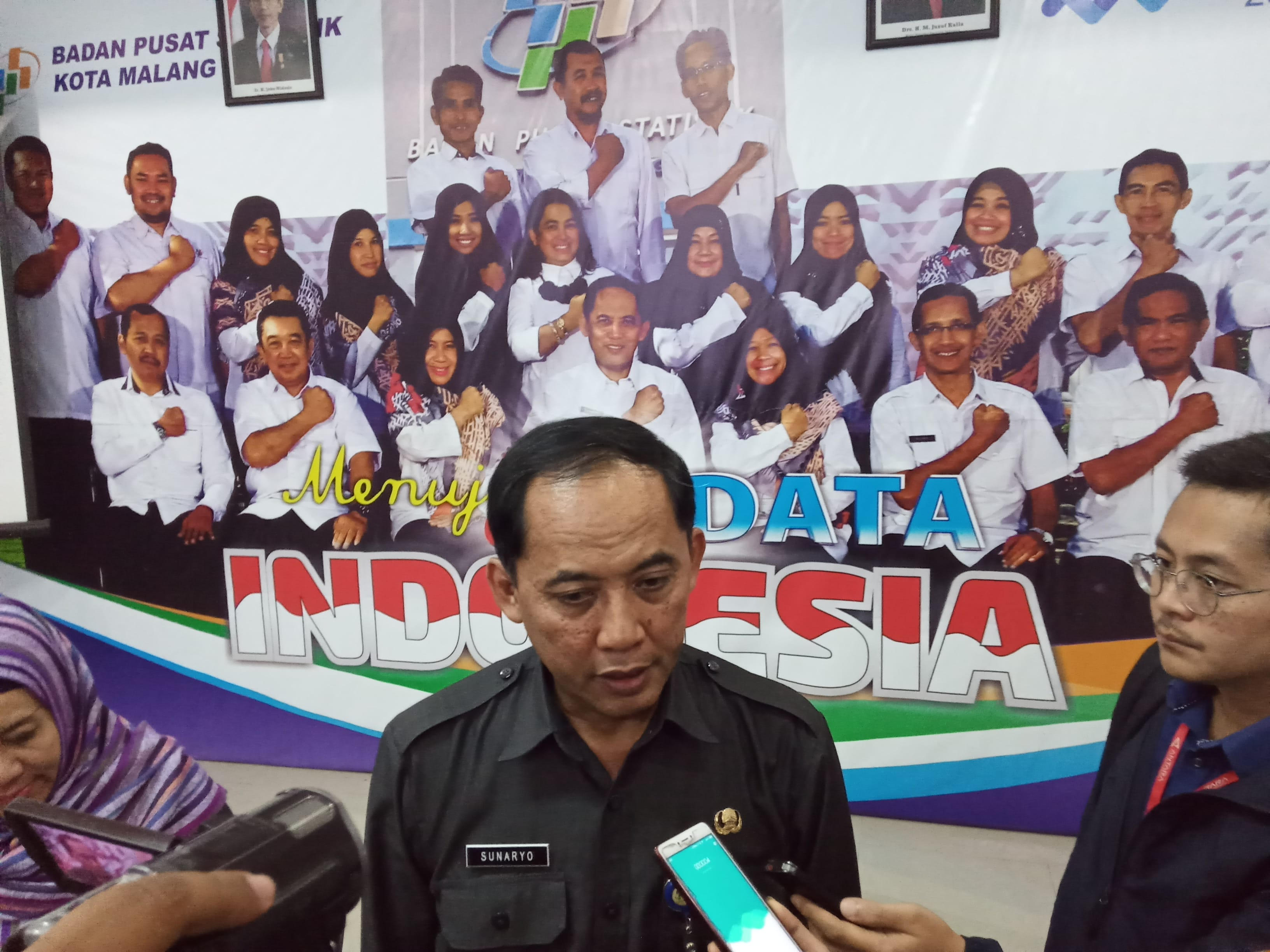 Kepala BPS Kota Malang, Sunaryo ketika sesi jumpa pers di Kantor BPS (Theo/ngopibareng.id)