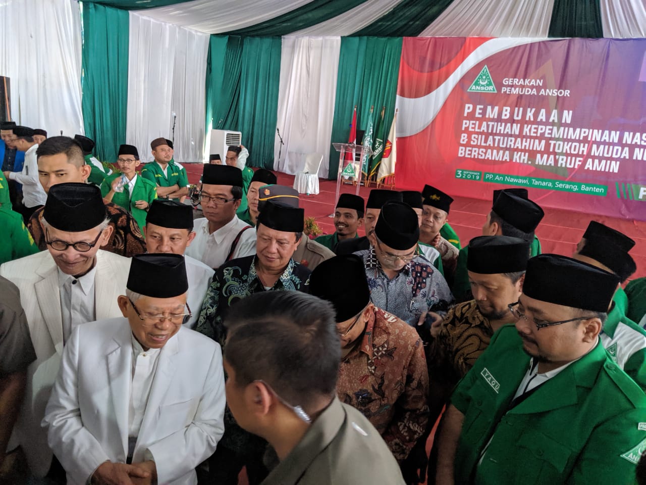 Kiai Ma'ruf Amin dalam kegiatan di Pondok Pesantren An-Nawawi, Tanara, Serang, Banten. (Foto: ansor/ngopibareng.id)
