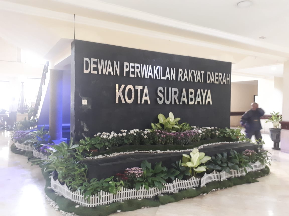 Ilustrasi suasana Kantor DPRD Kota Surabaya. (Foto: Alief/ngopibareng.id)