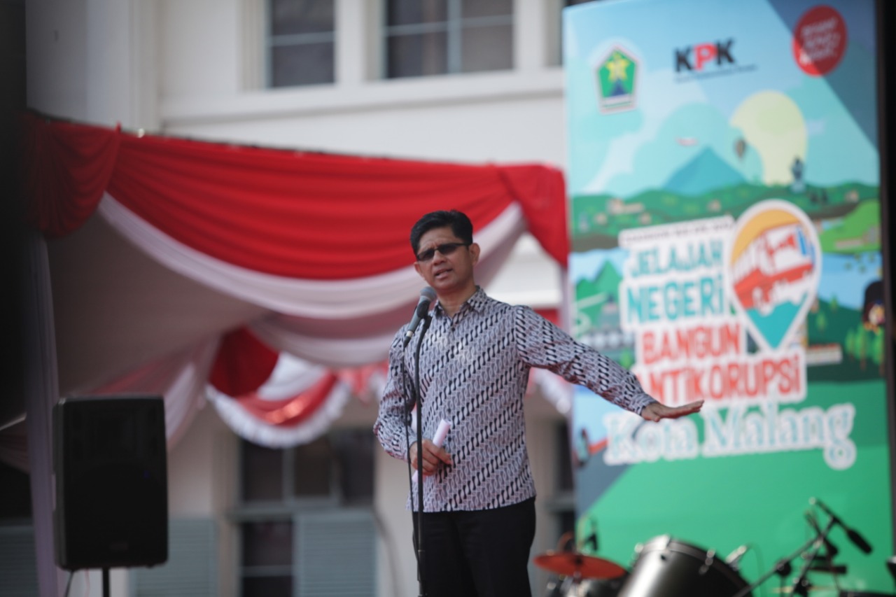 Wakil Ketua KPK, Laode Muhammad Syarif ketika memberikan sambutan dalam Roadshow Bus KPK di Kota Malang pada Jumat 6 September 2019 (Theo/ngopibareng.id)
