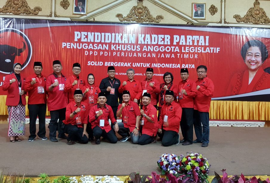 Foto beberapa anggota DPRD dari PDI Perjuangan di Jawa Timur di sela Pendidikan Kader Partai di salah hotel di Jalan Raya Juanda, Sidoarjo, Kamis 5 September 2019. (Foto: Istimewa)