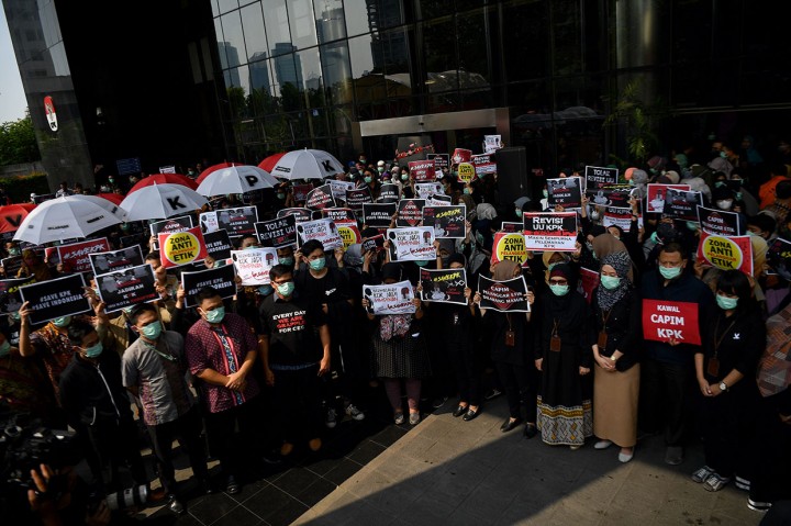 Para pegawai KPK yang turut menolak Revisi UU KPK di Jakarta. (Foto: ist/ngopibareng.id)