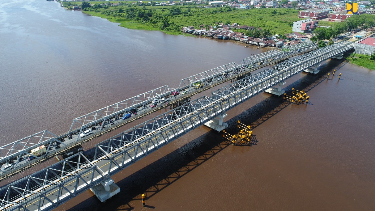 Jembatan Landak di Pontianak yang diduplikasi untuk mengurangi kemacetan. (Foto: Kementerian PUPR)