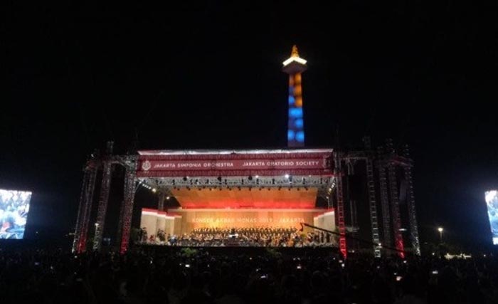 Gelaran konser musik klasik di Lapangan Monas, Minggu malam. (Foto:Antara)